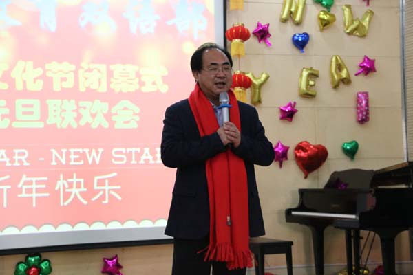 ��Ӣ����˫�ﲿ�����Ļ��ڱ�Ļʽ��Ԫ��������