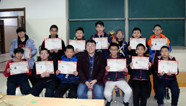 ��Уѧ���μӡ����Ѻͺɡ�Χ�������Ѽ�