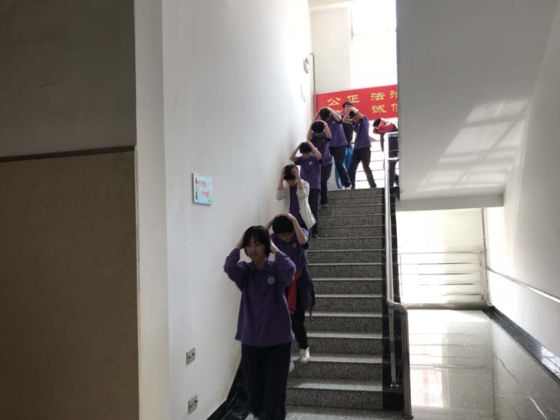 ����Ӧ����ɢ����